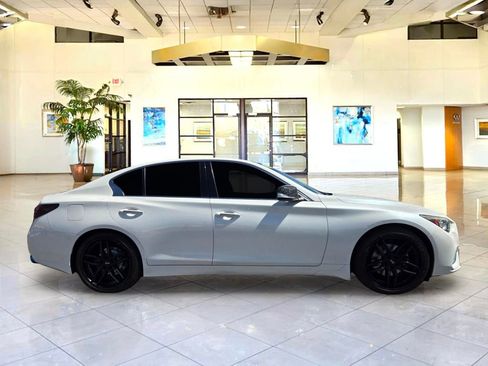 Used 2018 INFINITI Q50 Luxe w/ Essential Package (3.0T Luxe) RWD image 4