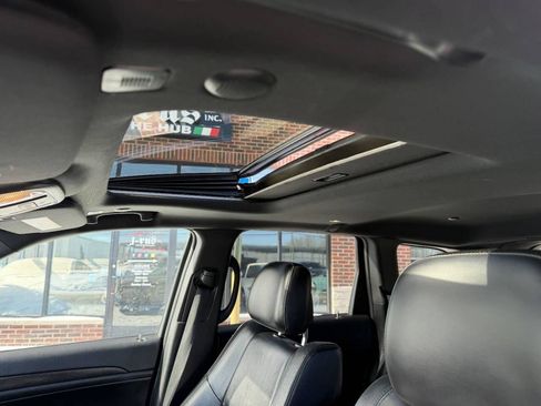 Used 2018 Jeep Grand Cherokee Altitude image 32