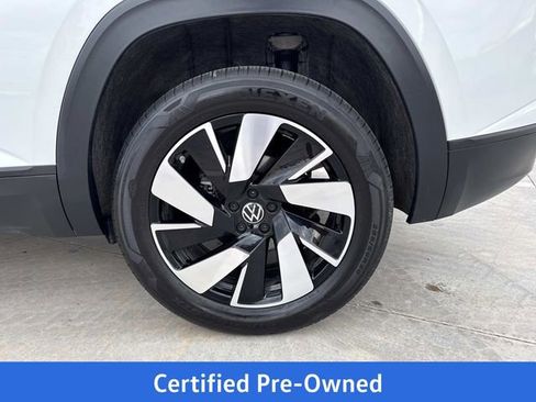 Used 2025 Volkswagen Atlas Cross Sport SE FWD image 26