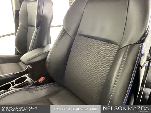 Used 2019 Toyota Corolla SE image 24