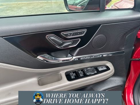 New 2025 Lincoln Corsair Reserve image 9