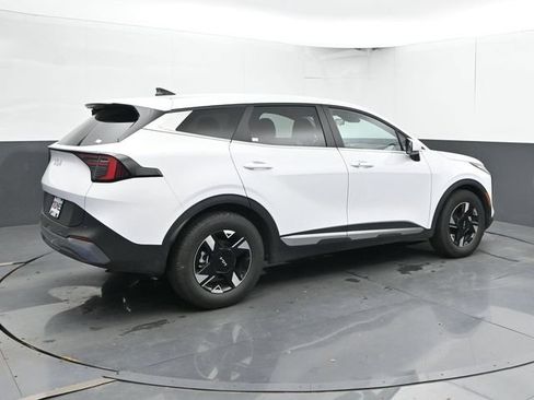 Used 2026 Kia Sportage LX FWD image 2