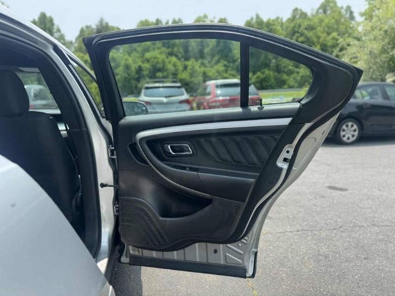 Used 2016 Ford Taurus SEL FWD image 15
