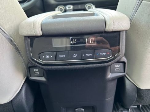 Used 2024 Toyota Grand Highlander AWD image 15