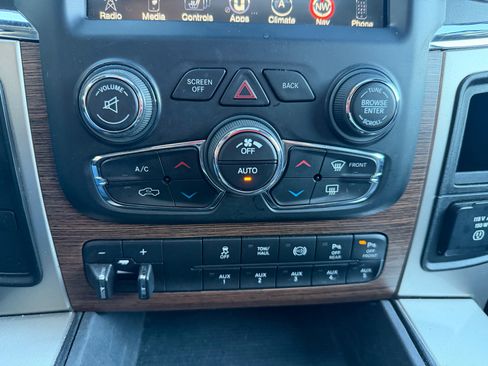 Used 2017 RAM 2500 Laramie image 21