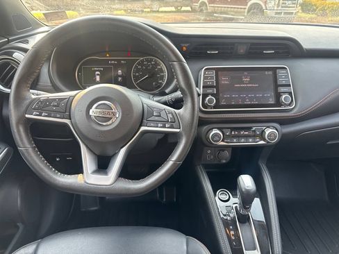 Used 2019 Nissan Kicks SR w/ SR Premium Package FWD image 14