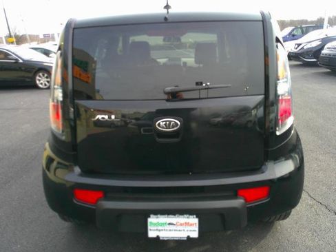 Used 2010 Kia Soul ! image 2