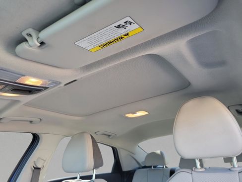 Used 2023 Hyundai Elantra Limited image 17