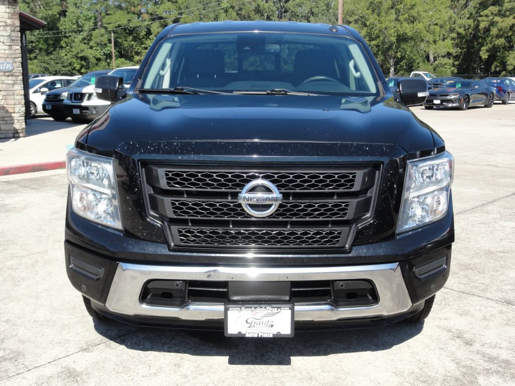 Used 2020 Nissan Titan SV w/ SV Convenience Package RWD image 2