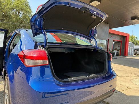 Used 2018 Kia Forte S FWD image 19