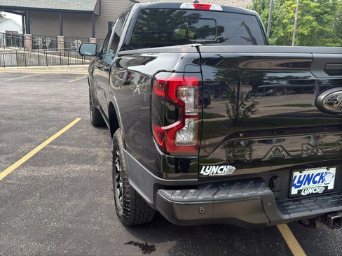Used 2025 Ford Ranger Lariat w/ Black Appearance Package AWD/4WD image 40