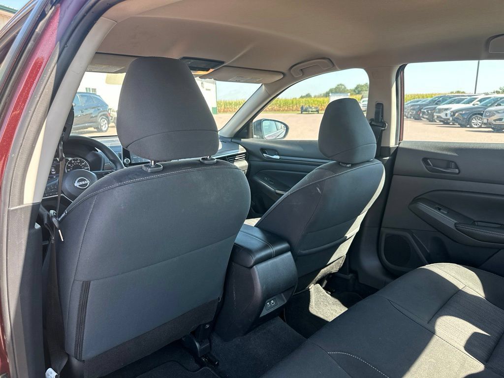 Used 2025 Nissan Altima 2.5 SV AWD/4WD image 23