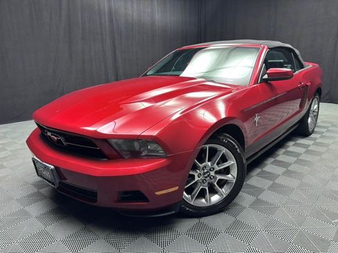 Used 2010 Ford Mustang Premium RWD image 2