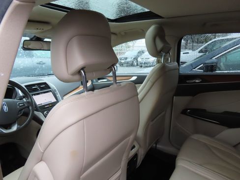 Used 2019 Lincoln MKC Select w/ Select Plus Package image 30