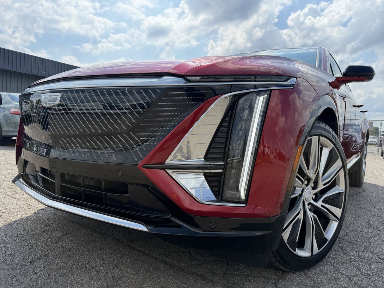 Used 2024 Cadillac Lyriq Luxury w/ LPO, Floor Liner Package AWD/4WD image 2