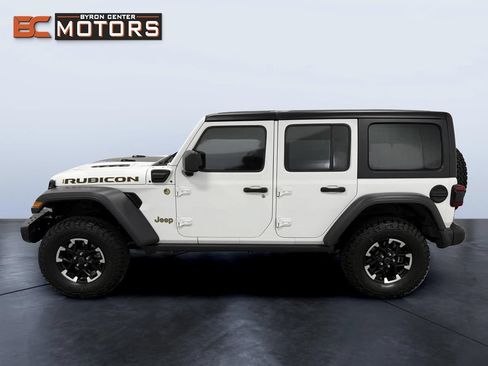 Used 2024 Jeep Wrangler Unlimited Rubicon 4xe w/ Capability Package AWD/4WD image 3