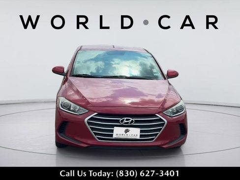 Used 2017 Hyundai Elantra SE FWD image 2