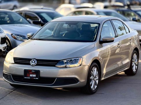 Used 2014 Volkswagen Jetta SE FWD image 3