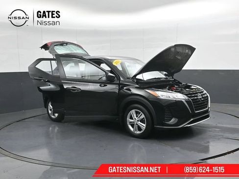 Used 2024 Nissan Kicks S image 60