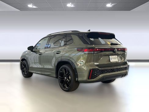 New 2026 Volkswagen Tiguan SE R-Line FWD image 3