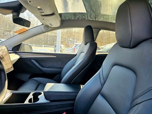 Used 2023 Tesla Model Y Long Range image 7