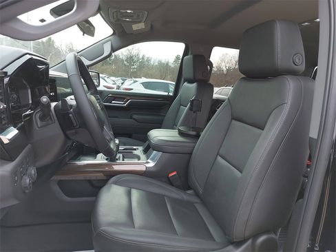 Used 2024 Chevrolet Silverado 1500 LT Trail Boss w/ Convenience Package II image 14