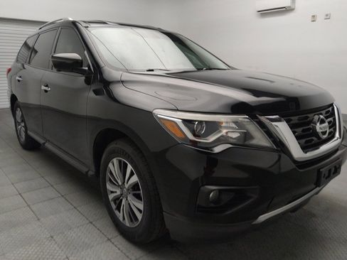 Used 2020 Nissan Pathfinder SL FWD image 13
