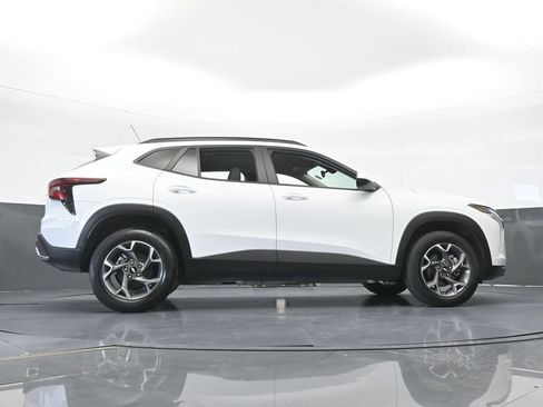 Used 2024 Chevrolet Trax LT FWD image 56