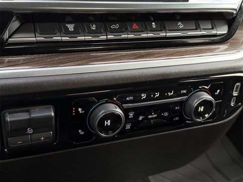 Certified 2025 Chevrolet Silverado 2500 LT w/ Convenience Package image 21