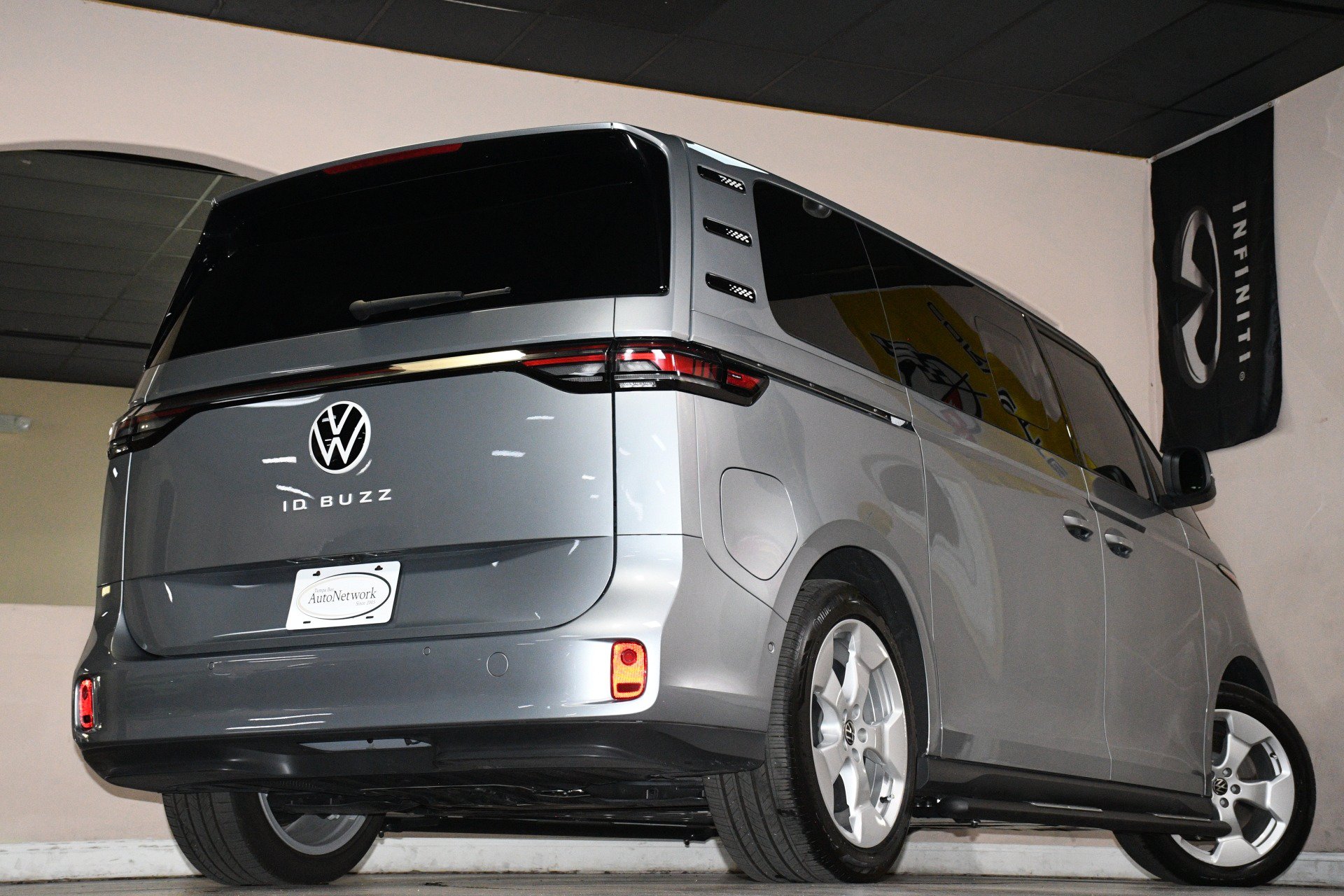 Used 2025 Volkswagen ID. Buzz Pro S RWD image 85