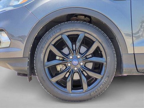 Used 2017 Ford Escape SE w/ Equipment Group 201A FWD image 24