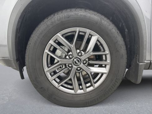 Used 2023 Nissan Rogue S image 23