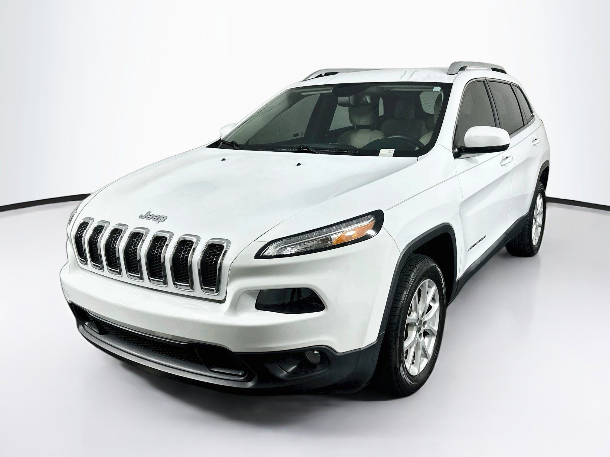 Used 2015 Jeep Cherokee Latitude w/ Comfort/Convenience Group FWD image 3