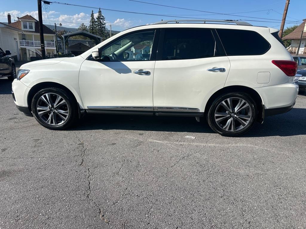 Used 2019 Nissan Pathfinder Platinum w/ Cargo Package AWD/4WD image 2