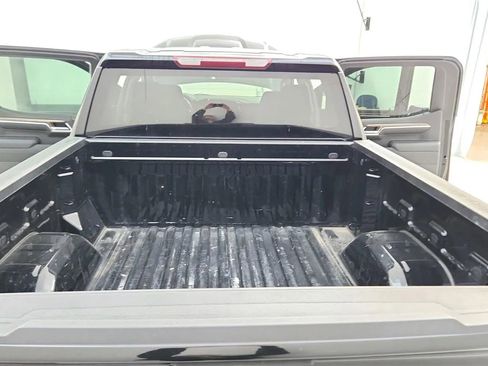 Used 2022 Chevrolet Silverado 1500 LT AWD/4WD image 19
