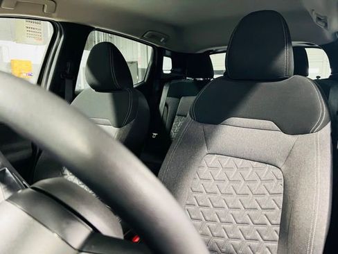 Used 2025 Nissan Kicks SV FWD image 3