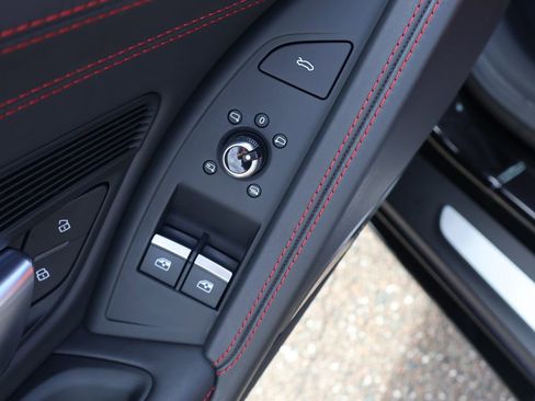 Used 2021 Audi R8 V10 RWD image 11