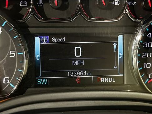 Used 2019 Chevrolet Suburban LT image 16