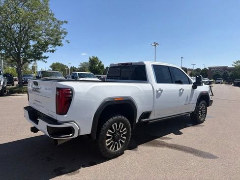 Used 2024 GMC Sierra 3500 Denali Ultimate AWD/4WD image 9