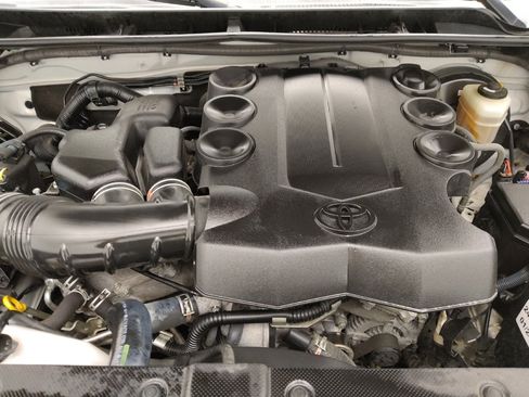 Used 2018 Toyota 4Runner SR5 image 30