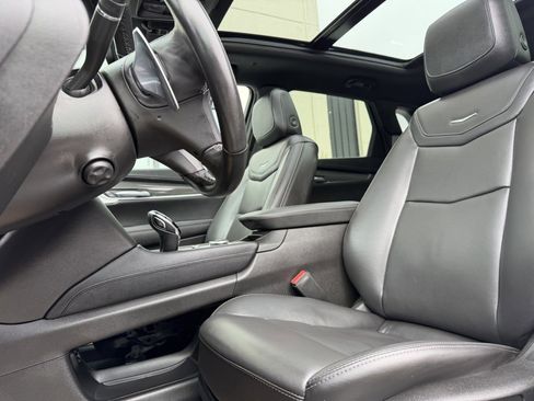 Used 2023 Cadillac XT5 Sportv image 9