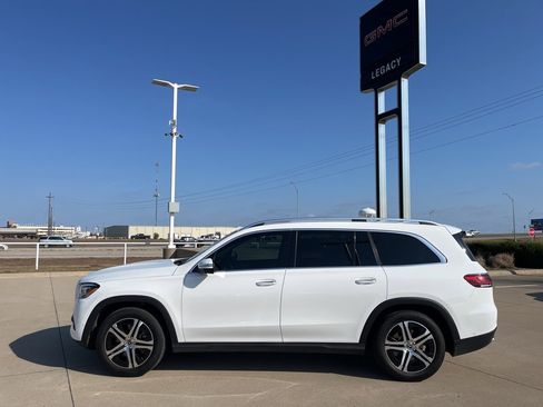 Used 2021 Mercedes-Benz GLS 450 4MATIC image 3