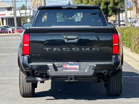 New 2025 Toyota Tacoma TRD Sport image 5