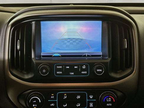 Used 2018 Chevrolet Colorado Z71 RWD image 24