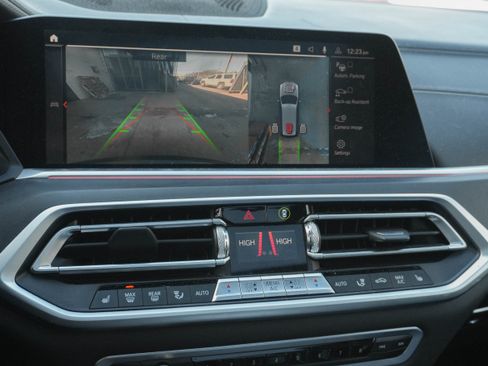 Used 2020 BMW X7 xDrive40i w/ M Sport Package image 21