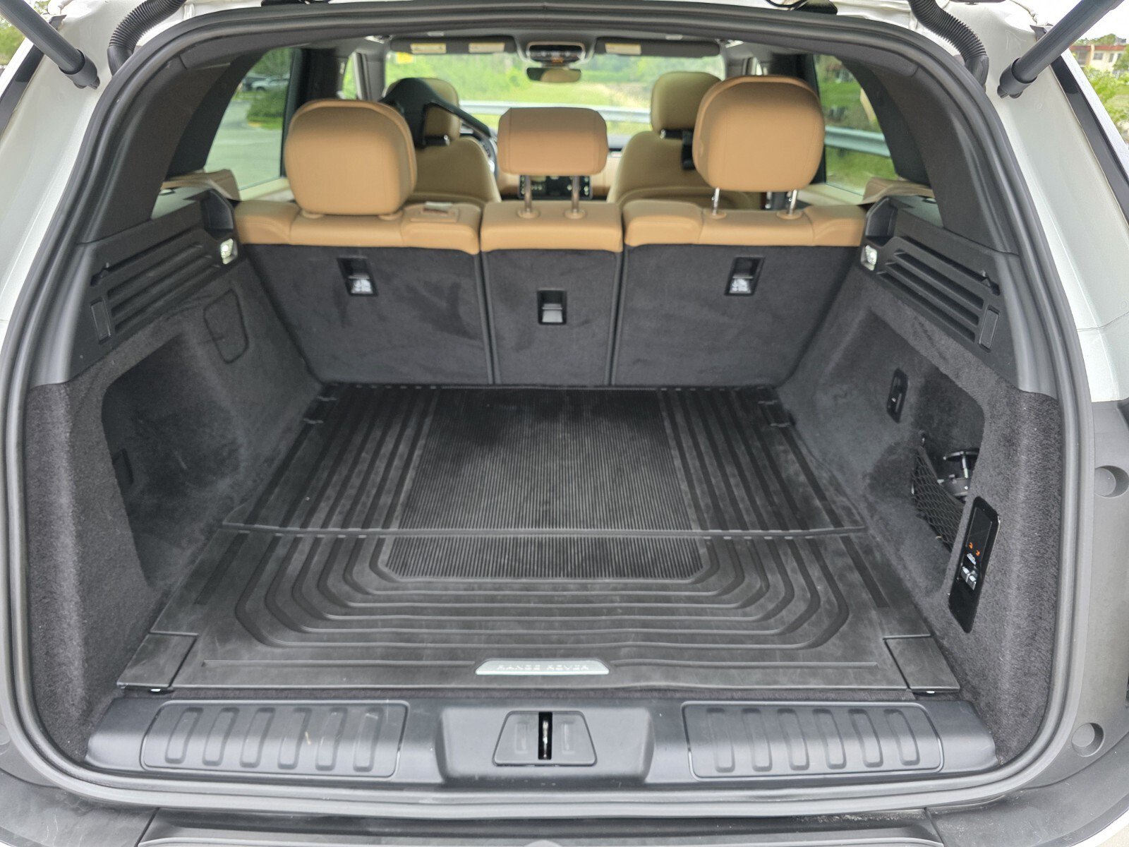 Certified 2024 Land Rover Range Rover Sport SE AWD/4WD image 17