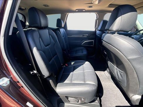 Certified 2022 Kia Telluride EX w/ EX Premium Package image 28