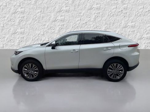 Used 2024 Toyota Venza Limited image 6