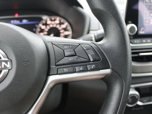 Used 2024 Nissan Altima 2.5 SV image 35