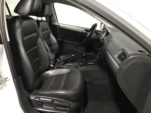 Used 2017 Volkswagen Jetta SE image 20